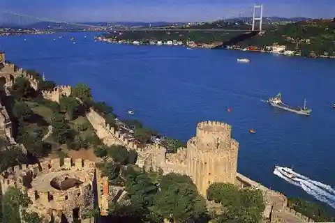 Стамбул: Дневной круиз по Босфору и экскурсия на Базар специй