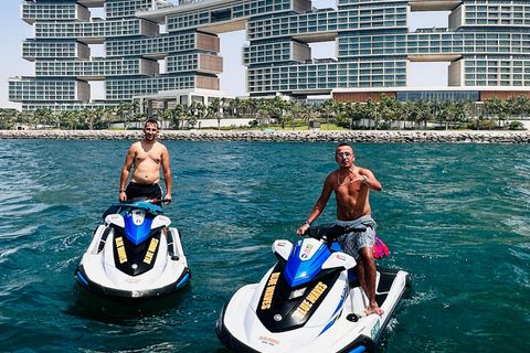迪拜：体验摩托艇畅游阿拉伯酋长酒店+图片&amp;视频30分钟喷气式摩托艇前往帆船酒店