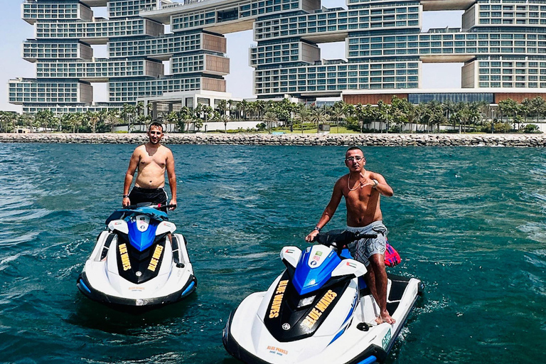 迪拜：体验摩托艇畅游阿拉伯酋长酒店+图片&amp;视频30分钟喷气式摩托艇前往帆船酒店