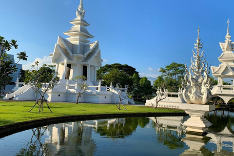 Från Chiang Mai : Vita och blå tempel och Lalita Cafe