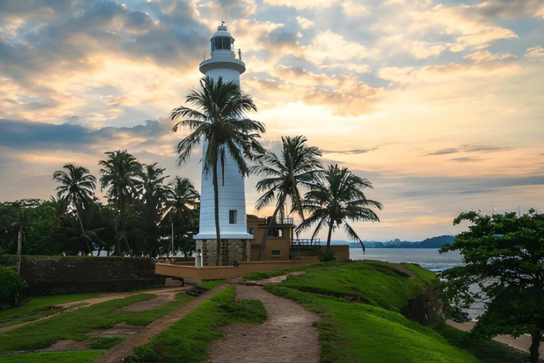 From Negombo: Private Transfer to Hiriketiya with Stops