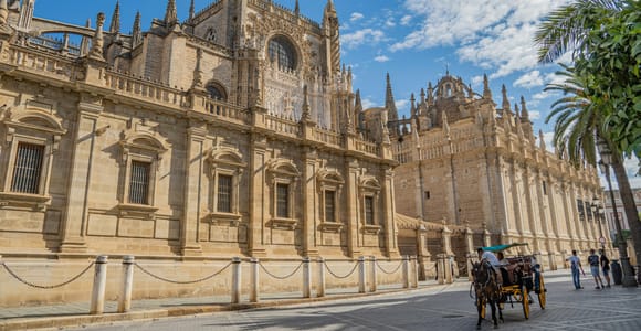 Seville: Cathedral & Giralda Guided Tour with Tickets