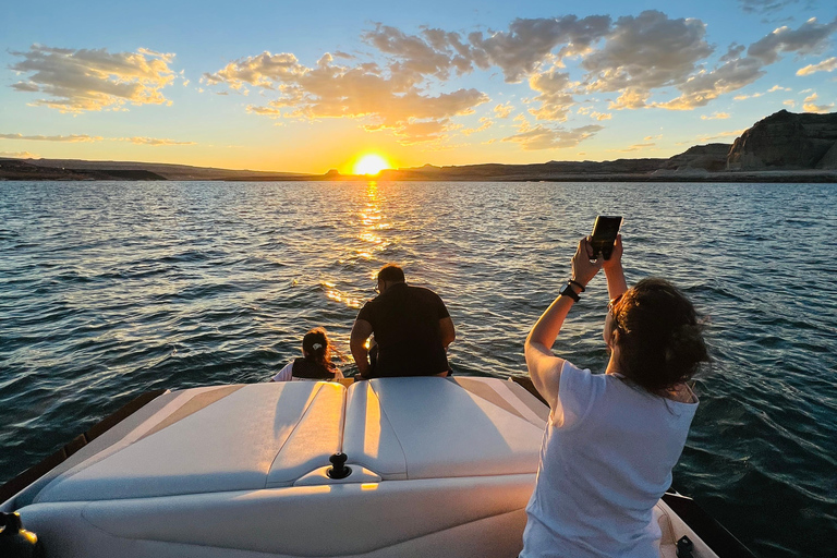 Jezioro Powell: 2-godzinny rejs wycieczkowy łodzią po kanionie AntylopyJezioro Powell: Wycieczka fotograficzna do Kanionu Antylopy małą łodzią