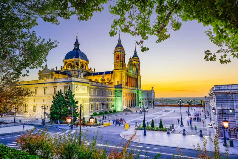 Madrid Royal Palace Guided Tour With Entry Ticket Getyourguide