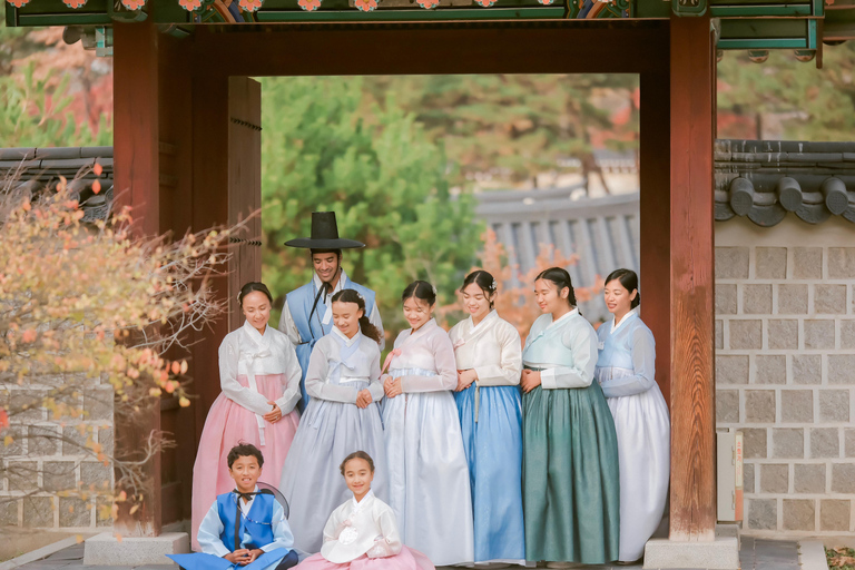 Storytelling Hanbok Photography at Royal Palace Private Group Photography Session