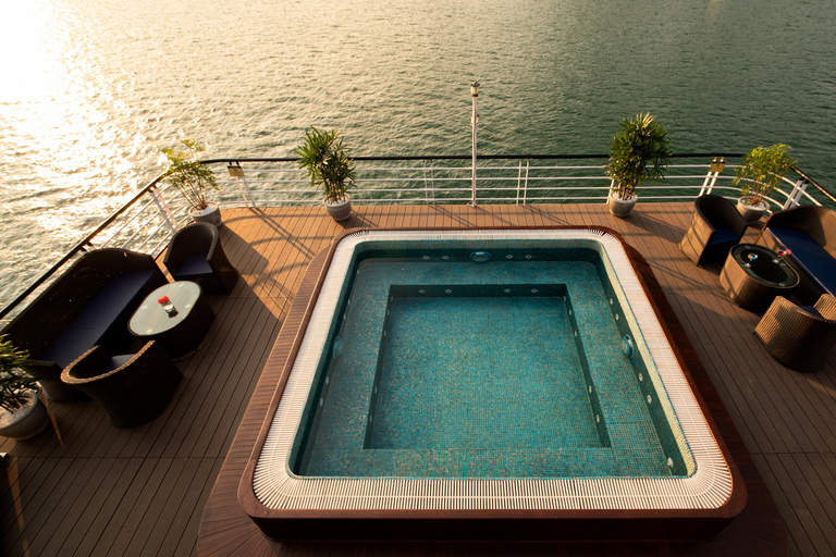 Hanoi: 2-Day Halong &amp; Lan Ha Bay 5 Stars Cruise with BalconyHanoi: 2-Day Lan Ha &amp; Halong Bay 5 Stars Cruise with Balcony