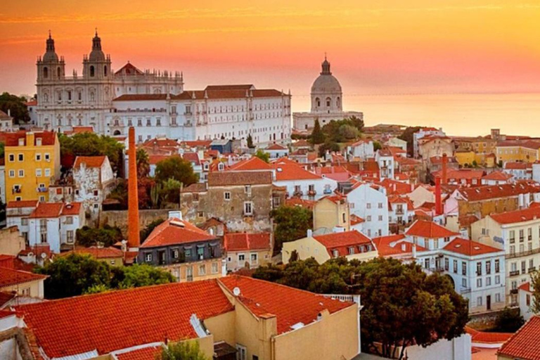 Lisbon: Private full Day Sightseeing tour by tuk-tuk.