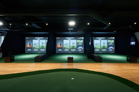 Düsseldorf: Indoor Golf Experience with Trackman Simulator 1-hour indoor golf experience with Trackman simulator