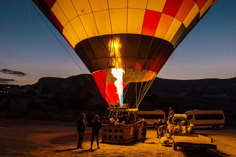 Wadi Rum: Vuelo en globo aerostático con servicio de recogida