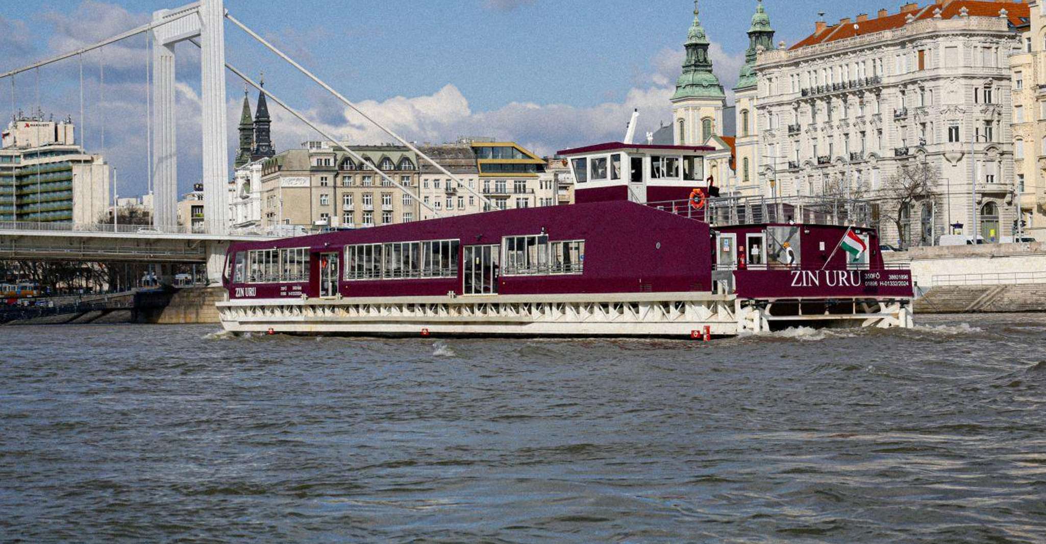 Budapest: Nighttime or Daytime Sightseeing Cruise photo 12