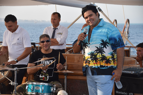 Hurghada: Sunset dinner sailing cruise & live music Hurghada: Romantic sunset dinner sailing cruise & live music