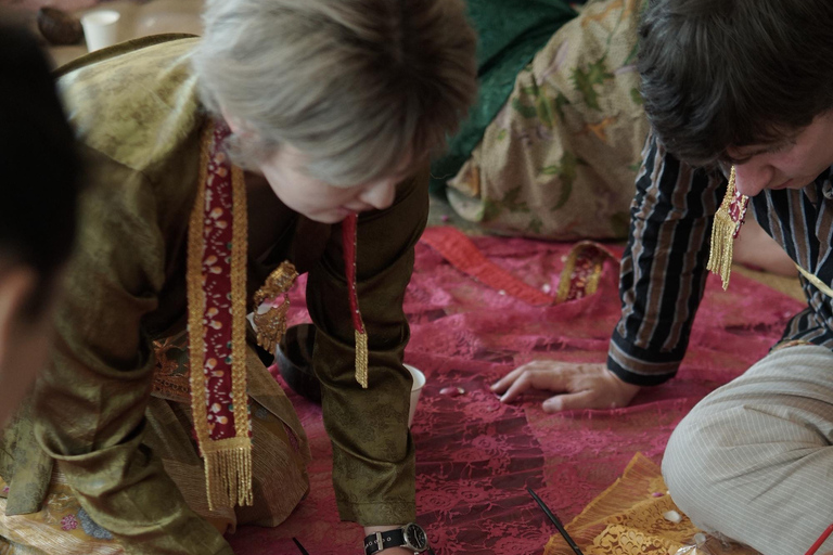 Yogyakarta: Wayang Kulit Painting or Carving with Mini Show Wayang Carving Experience