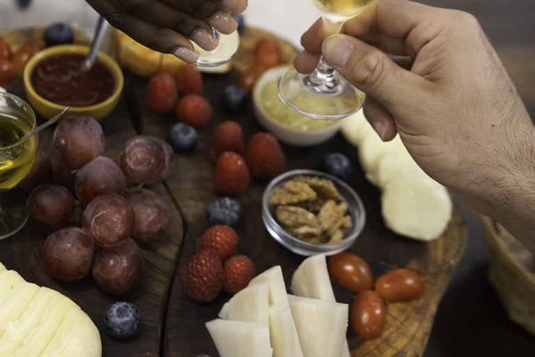 Porto: Cheese and Port Wine Tasting in a Unique Place