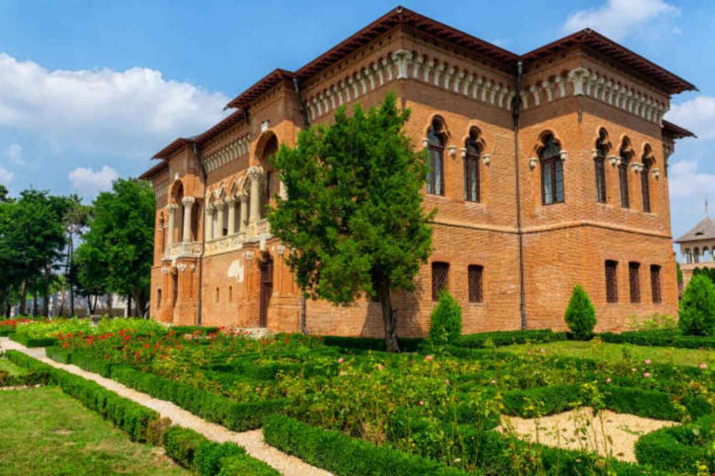 Bucharest: Parliament, Unirii Main Square & Mogosoaia Palace