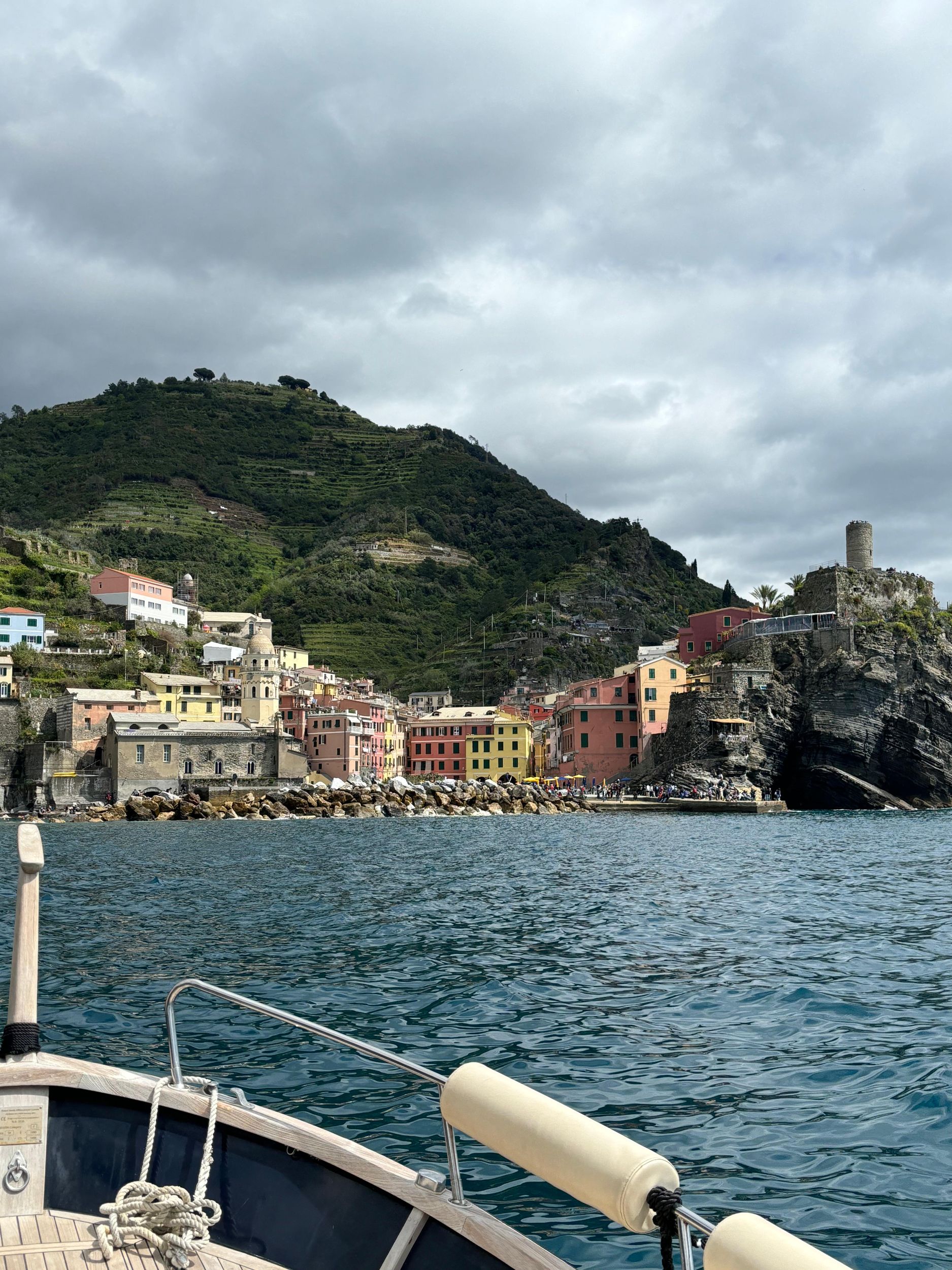 Vernazza: Cinque Terre Bootstour private Halbtagestour mit Schnorcheln