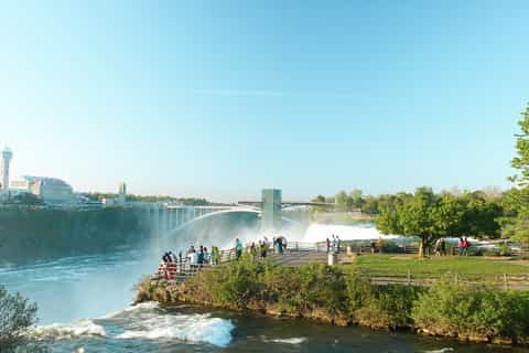 Toronto: Niagara Falls Day Tour with Niagara-on-the-Lake
