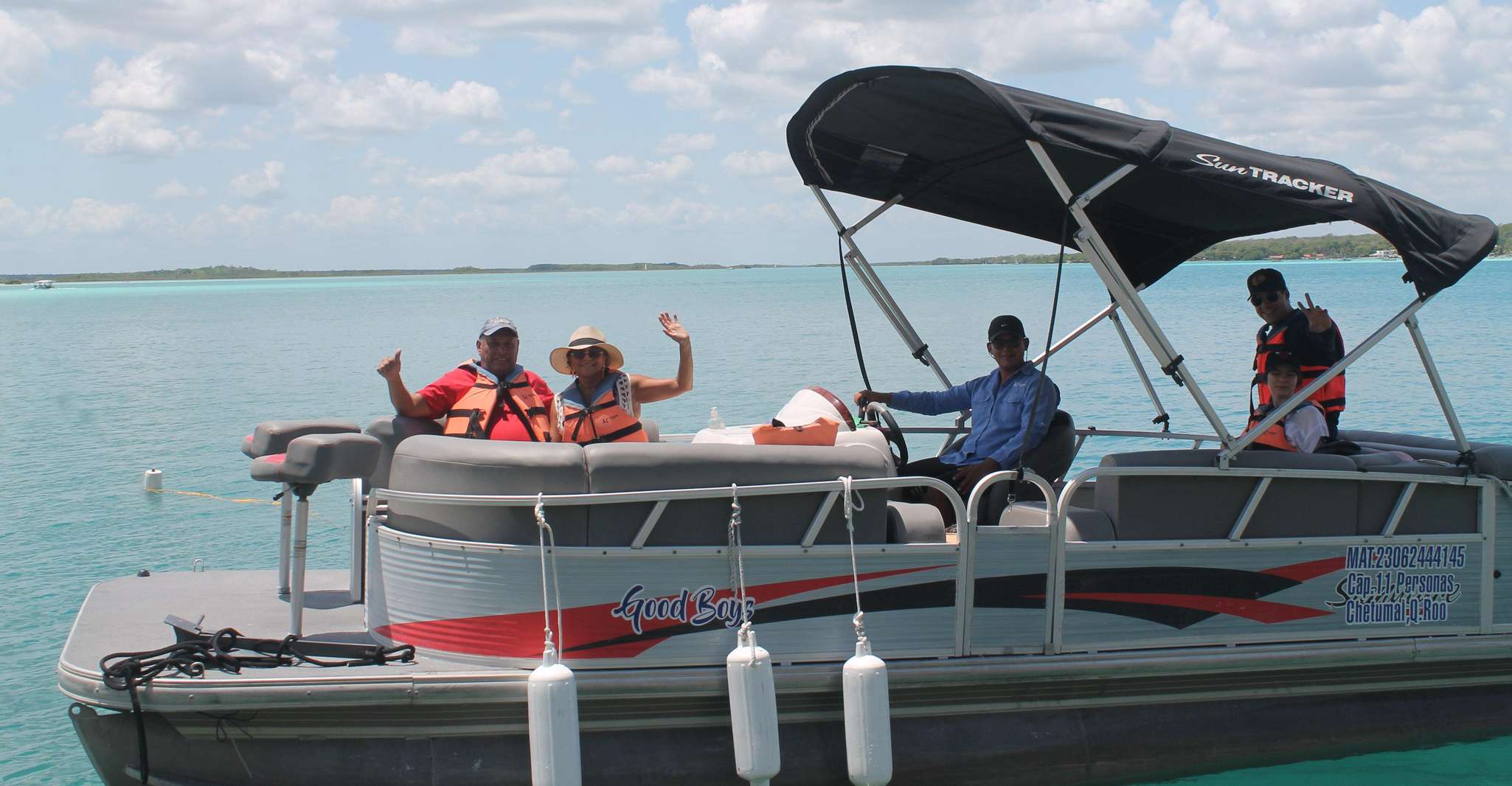 Pontoon tour in Bacalar sette colori laguna - Hizvo