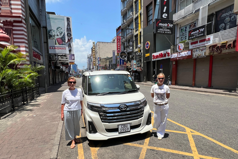Colombo: Tuk Tuk City Tour with Entry Fees and Guide