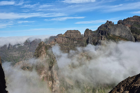 2-Day Madeira Tour: East & West with Local Guide & Tastings