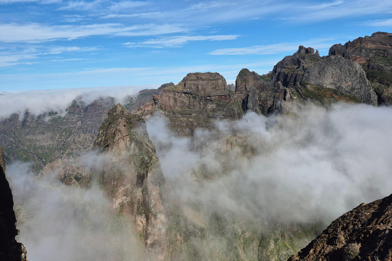 2-Day Madeira Tour: East & West with Local Guide & Tastings