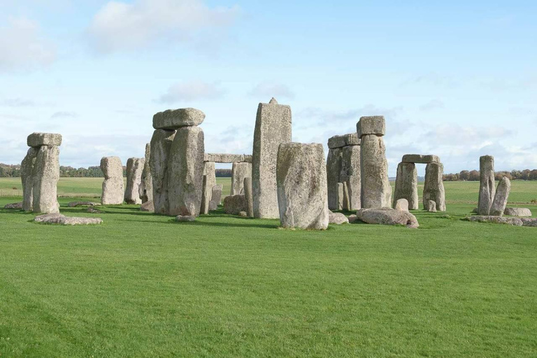 From London: Stonehenge and Roman Baths Full-Day Trip