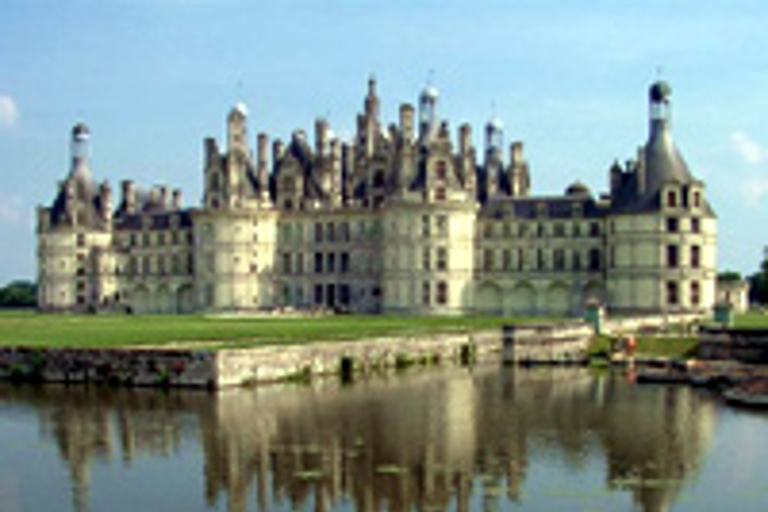 From Paris: Loire Valley Castles Full-Day Tour with Lunch