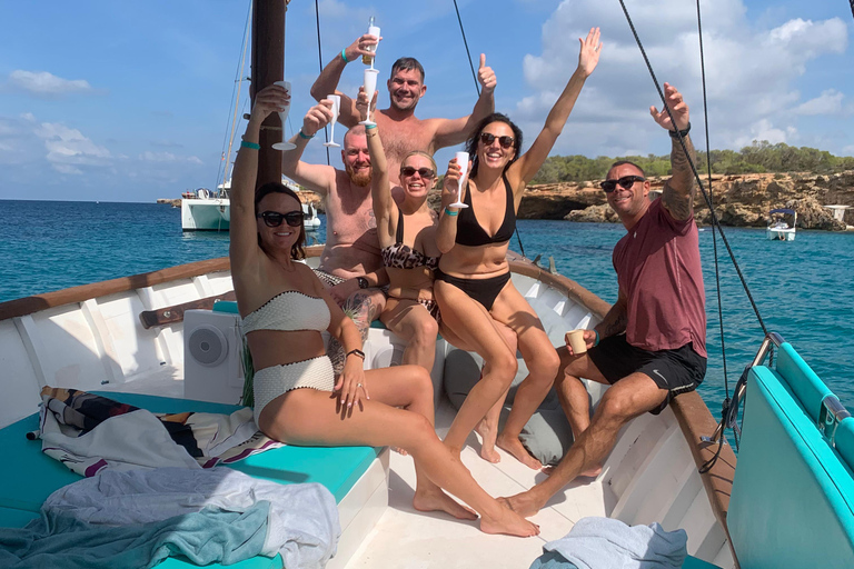 Ibiza: Sea Caves and Snorkeling Cruise with Drinks & Tapas
