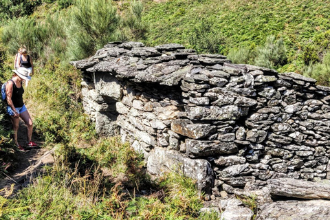 GIORNATA INTERA - PARCO DI ALVAO - CASCATE DI FISGAS ERMELO CON TRASFERIMENTOGIORNATA INTERA - PARCO DI ALVÃO - CASCATE DI FISGAS ERMELO CON TRASFERIMENTO