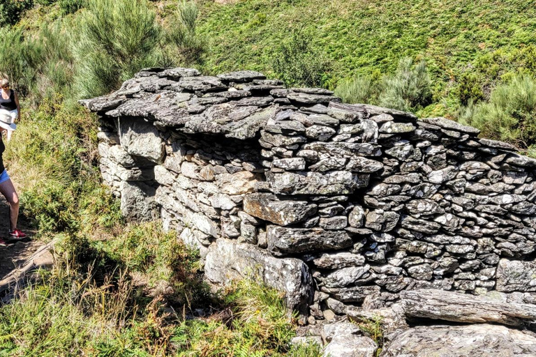 GIORNATA INTERA - PARCO DI ALVAO - CASCATE DI FISGAS ERMELO CON TRASFERIMENTOGIORNATA INTERA - PARCO DI ALVÃO - CASCATE DI FISGAS ERMELO CON TRASFERIMENTO