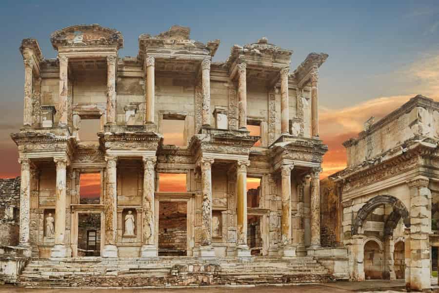Tagestour nach Ephesus und zur Jungfrau Maria mit dem Flugzeug ab Istanbul. Foto: GetYourGuide Tagestour nach Ephesus und zur Jungfrau Maria mit dem Flugzeug ab Istanbul. Foto: GetYourGuide