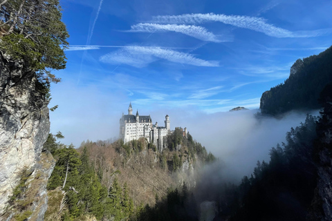 Hohenschwangau: Guided Tour to Neuschwanstein Castle, including tickets Hohenschwangau: Neuschwanstein Castle Tour with Guide and Ticket