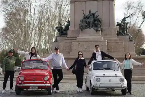 Tour di auto d'epoca Fiat500 (anni '60) a Roma con fotografo professionista