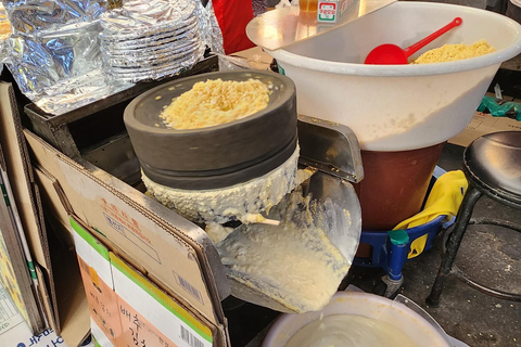 Seul: tour gastronómico pelo mercado noturno com churrasco coreano e casa de chá