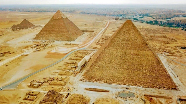 Cairo: Giza Pyramids, Sphinx, Sakkara & Dahshur Privte Tour