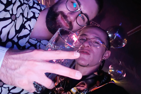 Medellín: Poblado Rooftops and Local Clubs Tour with Shots