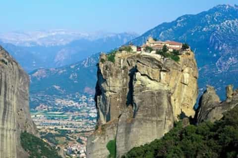 Delphi and Meteora: 2-Day Bus Tour from Athens