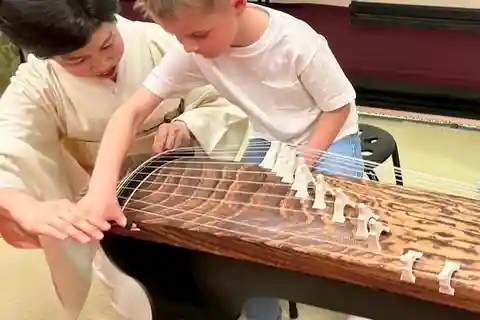 Nagoya: Private Koto Lesson with Professional Musician