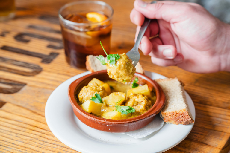 Málaga: Gourmet Tapas and Wine Tour