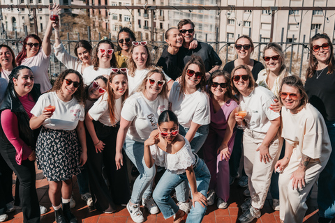 Sevilla: Rooftop Salsa Class with Bottomless Sangria
