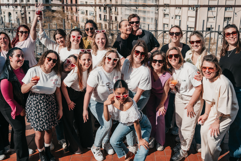 Sevilla: Rooftop Salsa Class with Bottomless Sangria
