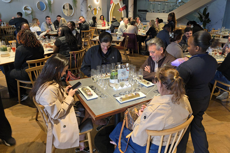 Cape Town: Cruise Passengers sunset Safari & Wine Tour
