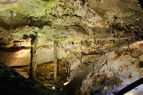 HUE - PHONG NHA GROTTA GRUPPRESA PÅ UDDA DAGAR