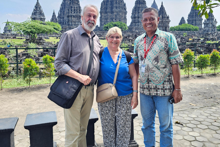 Borobudur Climb-Up & Prambanan Journey with Licensed Guide Borobudur Climb-Up & Prambanan Journey with Licensed Guide