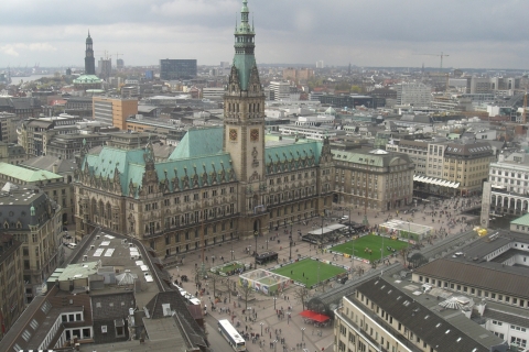 Hamburg: Town Hall, Speicherstadt, and HafenCity Tour Private Tour in German