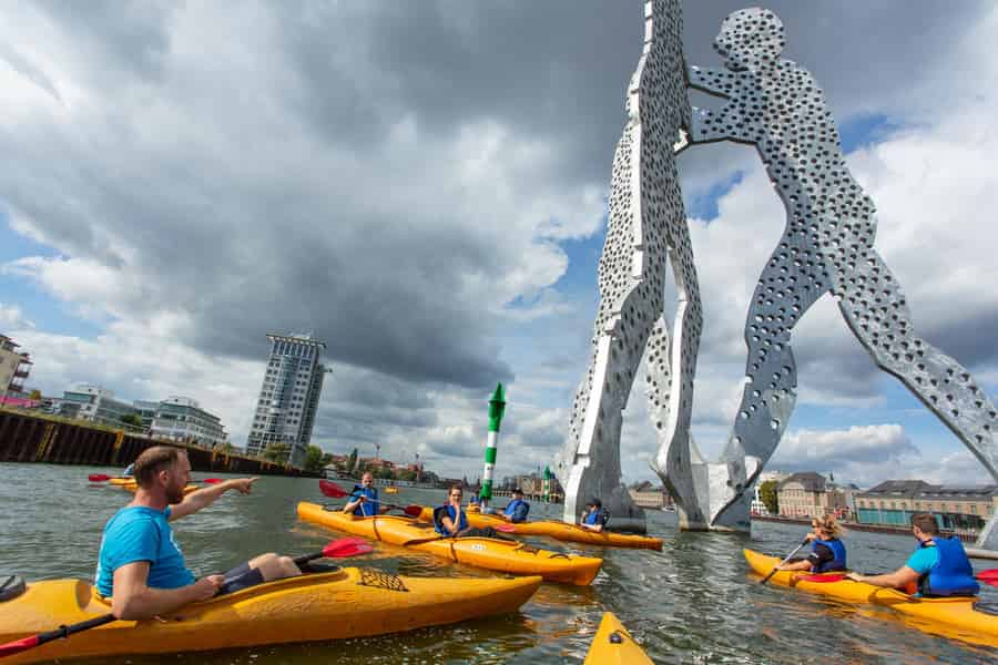 Berlin: Kajaktour Ost - Kreuzberg und Spree. Foto: GetYourGuide