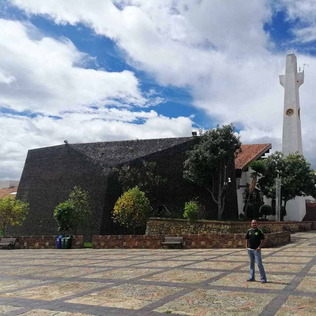 Colagem de mídia