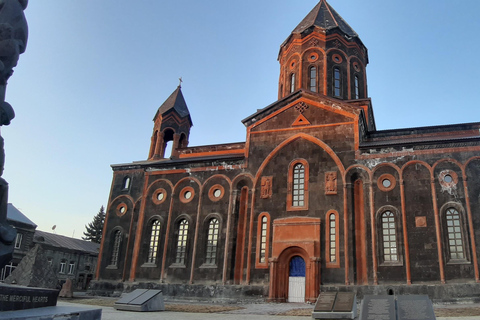 Yerevan: Gyumri, Black Fortress, and Harichavank Tour