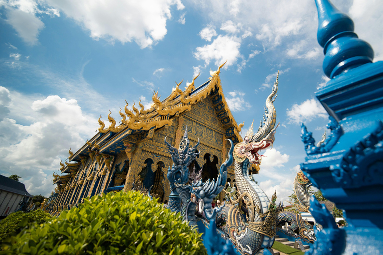 Chiang Rai: Private 1 Day Temple Tour & Golden Triangle Temple Tour + Golden Triangle