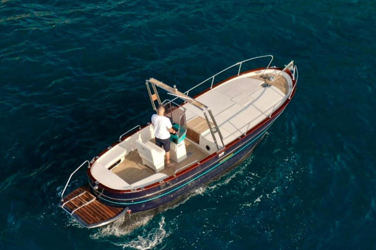 Private boat tour of the Amalfi Coast 4 hours