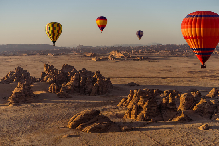 Hegra AlUla: Sunrise Hot Air Balloon FlightShared Sunrise Hot Air Balloon Flight